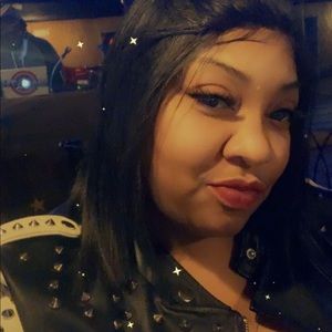 Meet your Posher, Ebony